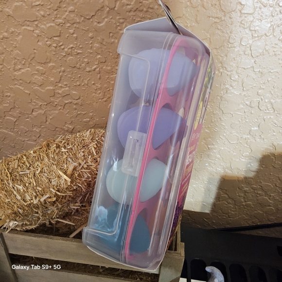 Betsey Johnson Pink Beauty Sponges Set - Picture 2 of 5